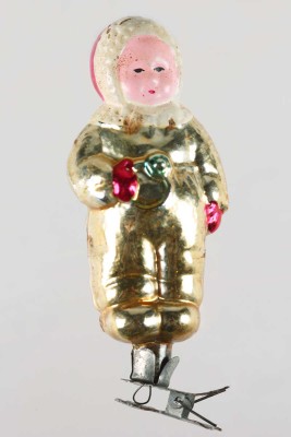 Ёлочная игрушка «Ребенок с погремушкой» (на прищепке). СССР, 1950-е.